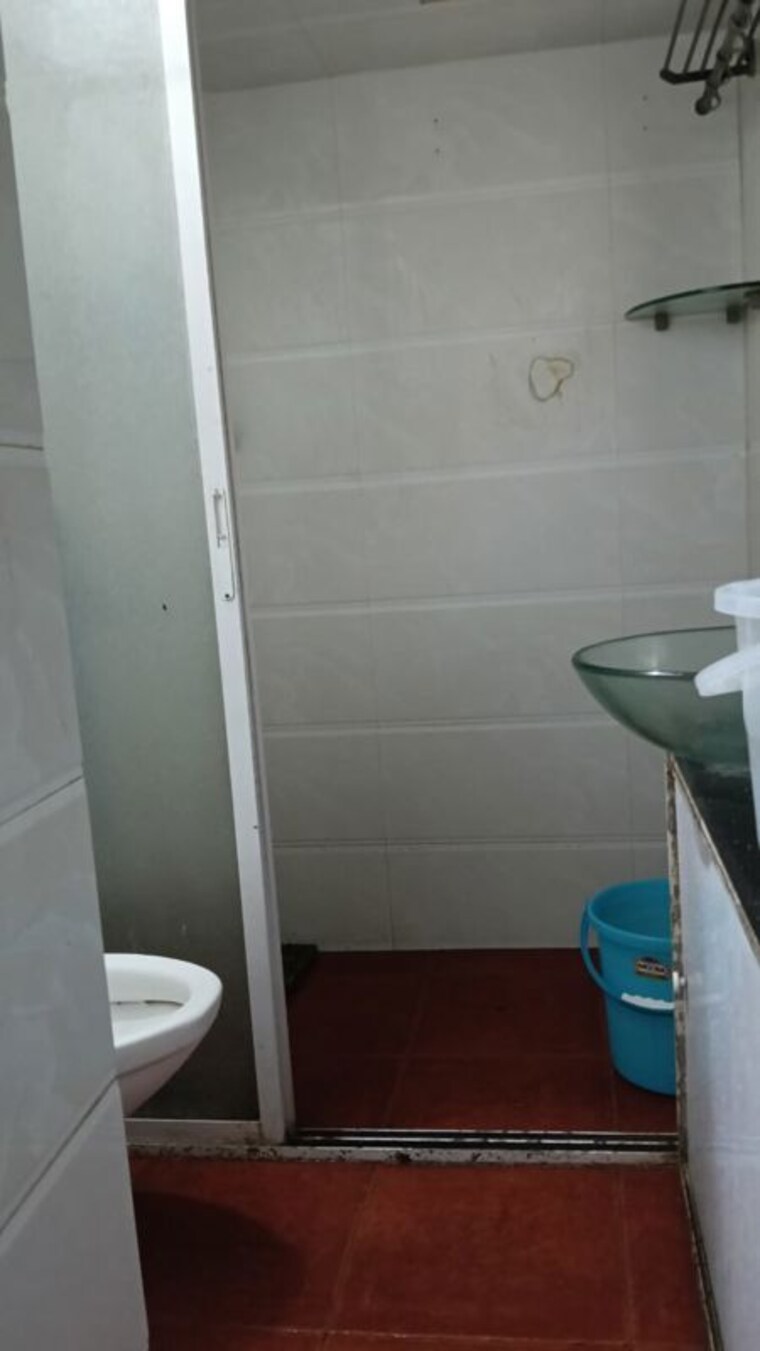 Bathroom, juhu 1 Bedroom 650 Sq.Ft. Apartment In Juhu Mumbai 10163534