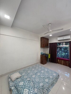 Bedroom in 2 BHK Apartment at Andheri West – for Rent