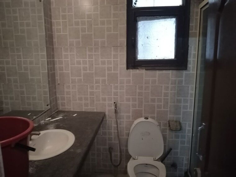 Bathroom, aditya-palm-court 4 Bedroom 2500 Sq.Ft. Apartment In Vip Road Zirakpur 10163575