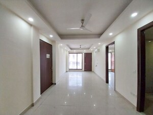 Building Lobby in 3 BHK Apartment at Unitech Uniworld Gardens 2, Sector 47 – for Rent