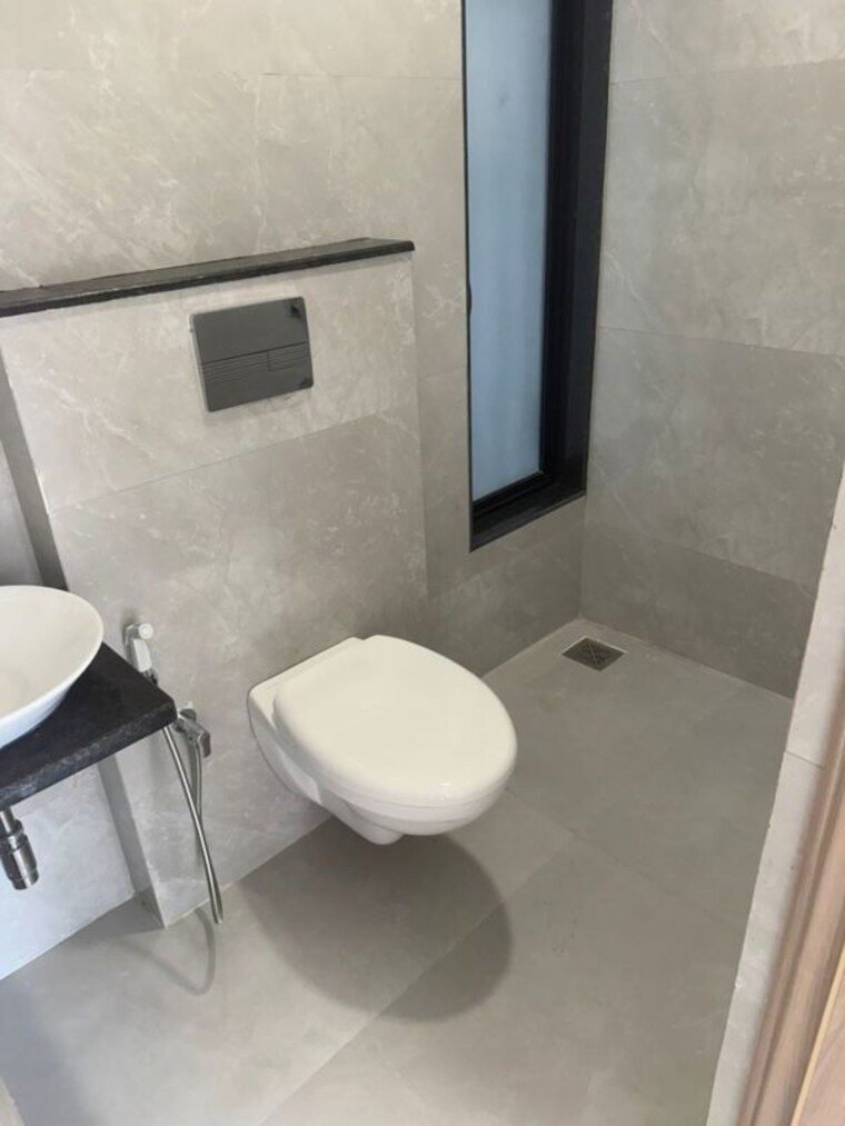 Bathroom, andheri west 2.5 Bedroom 1100 Sq.Ft. Apartment In Andheri West Mumbai 10163585