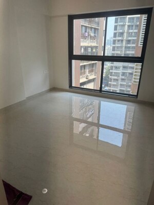 Room in 2.5 BHK Apartment at Andheri West – for Rent