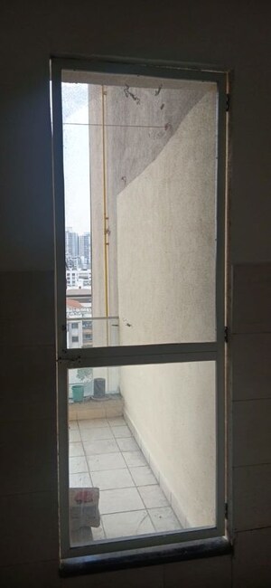 Bathroom in 1 BHK Apartment at Amanora Adreno Towers, Hadapsar – for Rent