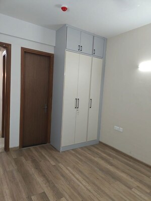 Room in 3 BHK Apartment at Godrej Icon, Sector 88a – for Rent