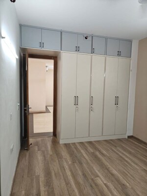 Room in 3 BHK Apartment at Godrej Icon, Sector 88a – for Rent