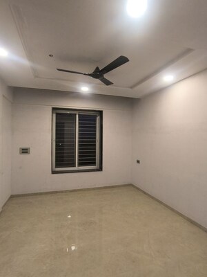 Room in 3 BHK Apartment at Dhamani Road – for Rent