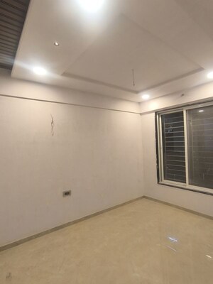 Room in 3 BHK Apartment at Dhamani Road – for Rent