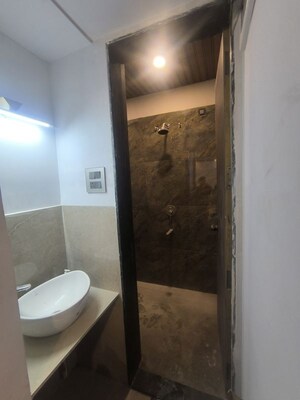 Master Bedroom in 3 BHK Apartment at Dhamani Road – for Rent