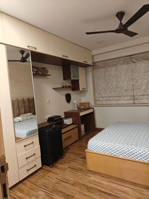 Team Area in 3 BHK Apartment at Sheth Vasant Galaxy, Goregaon West – for Rent