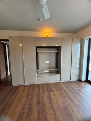 Room in 4 BHK Apartment at BPTP Park Prime, Sector 66 – for Rent