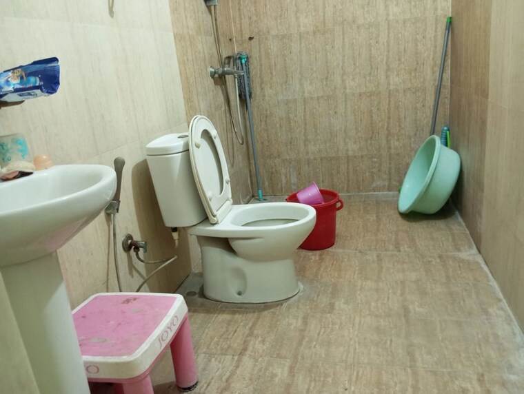 Bathroom, rajarhat 2 Bedroom 860 Sq.Ft. Apartment In Rajarhat Kolkata 10163619