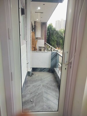 Balcony in 2 BHK Builder Floor at Sector 27 – for Rent