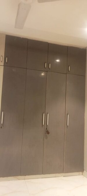 Furnished Amenities in 1 BHK Builder Floor at Khirki Extension – for Rent