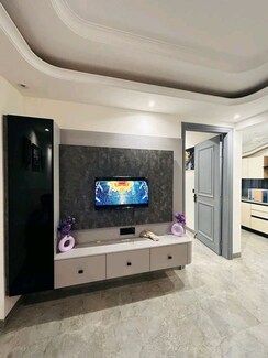 1 BHK + Servant Room Apartment For Rent in Chattarpur