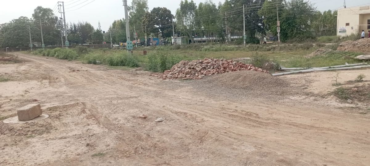 Plot For Sale in Patiala Road