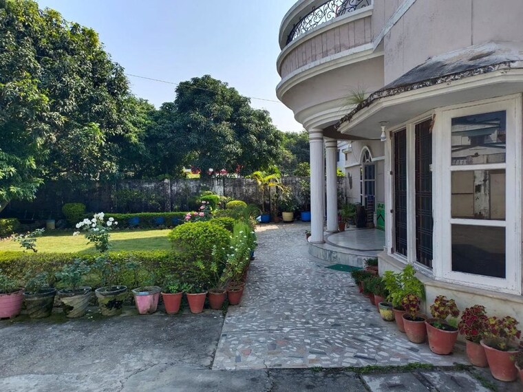 Exterior View, clement town 4 Bedroom 9000 Sq.Ft. Villa In Clement Town Dehradun 10163771