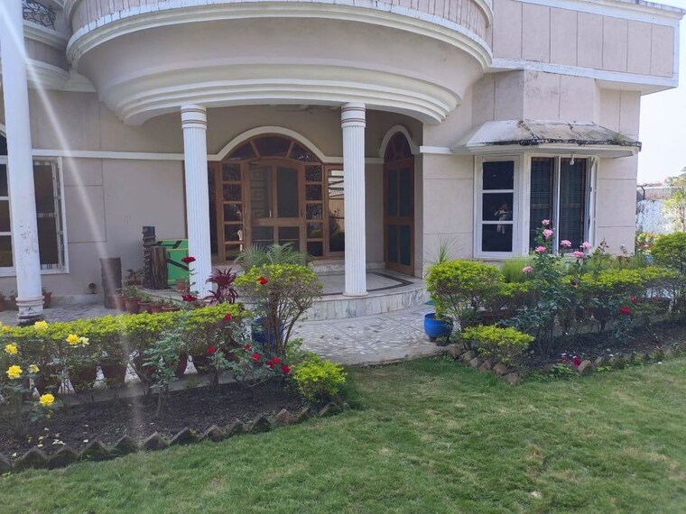 Garden, clement town 4 Bedroom 9000 Sq.Ft. Villa In Clement Town Dehradun 10163771