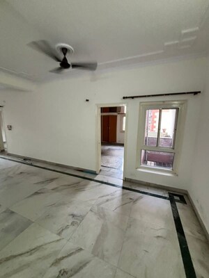 Room in 3.5 BHK Apartment at Shatabdi Vihar Sector-61, Sector 61 – for Rent