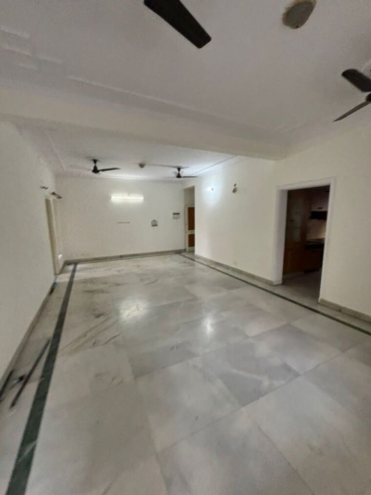 Room, shatabdi-vihar-sector-61 3.5 Bedroom 1750 Sq.Ft. Apartment In Sector 61 Noida 10163783
