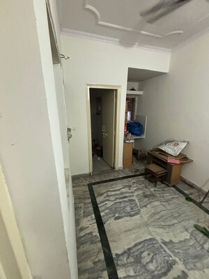 Room in 3.5 BHK Apartment at Shatabdi Vihar Sector-61, Sector 61 – for Rent