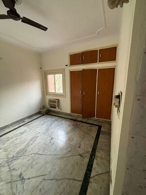 Room in 3.5 BHK Apartment at Shatabdi Vihar Sector-61, Sector 61 – for Rent