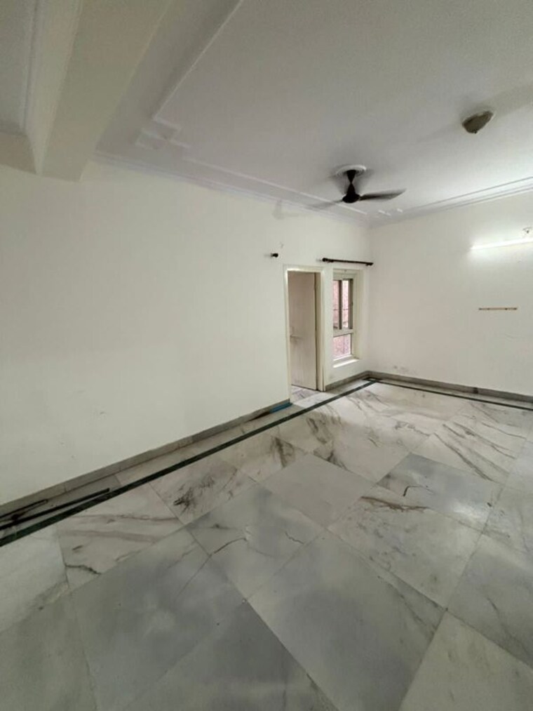 Room, shatabdi-vihar-sector-61 3.5 Bedroom 1750 Sq.Ft. Apartment In Sector 61 Noida 10163783
