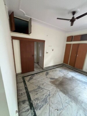 Room in 3.5 BHK Apartment at Shatabdi Vihar Sector-61, Sector 61 – for Rent
