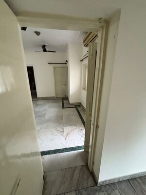 Bathroom in 3.5 BHK Apartment at Shatabdi Vihar Sector-61, Sector 61 – for Rent