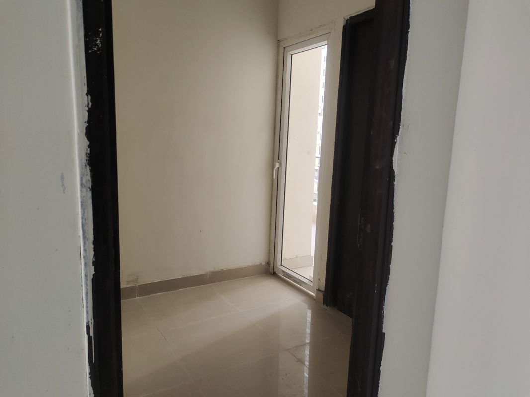 3 BHK + Study Room 1375 Sq.Ft. Apartment in Amrapali Crystal Homes