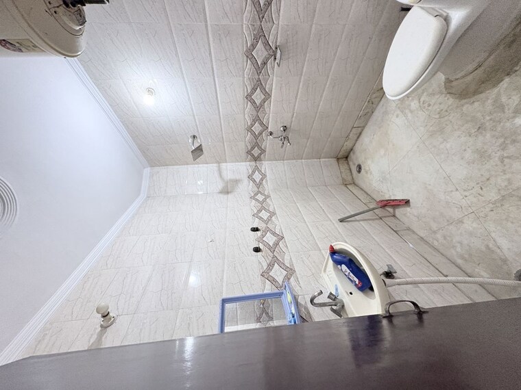 Bathroom, khirki extension 2 Bedroom 70 Sq.Yd. Builder Floor In Khirki Extension Delhi 10163787