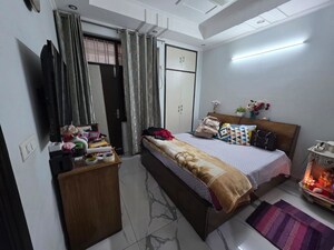 Bedroom in 3 BHK Builder Floor at SS Mayfield Gardens, Sector 51 – for Rent