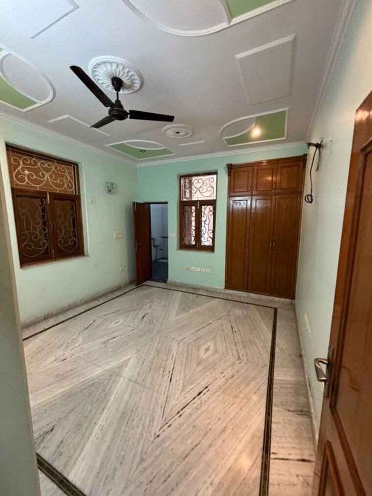 Bedroom, rwa-apartments-sector-53 3.5 Bedroom 1850 Sq.Ft. Builder Floor In Sector 53 Noida 10163810