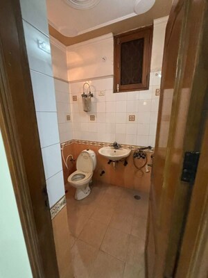 Bathroom in 3.5 BHK Builder Floor at RWA Apartments Sector 53, Sector 53 – for Rent