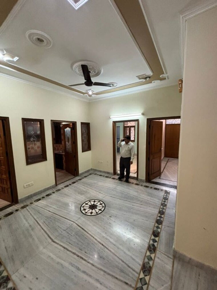 Bedroom, rwa-apartments-sector-53 3.5 Bedroom 1850 Sq.Ft. Builder Floor In Sector 53 Noida 10163810