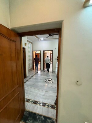 Room in 3.5 BHK Builder Floor at RWA Apartments Sector 53, Sector 53 – for Rent