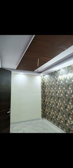 2 BHK + Extra Room 450 Sq.Ft. Builder Floor in Shastri Nagar