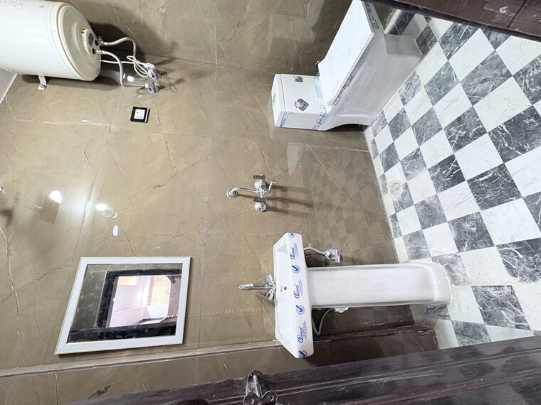 Bathroom, khirki extension 3 Bedroom 100 Sq.Yd. Builder Floor In Khirki Extension Delhi 10163821