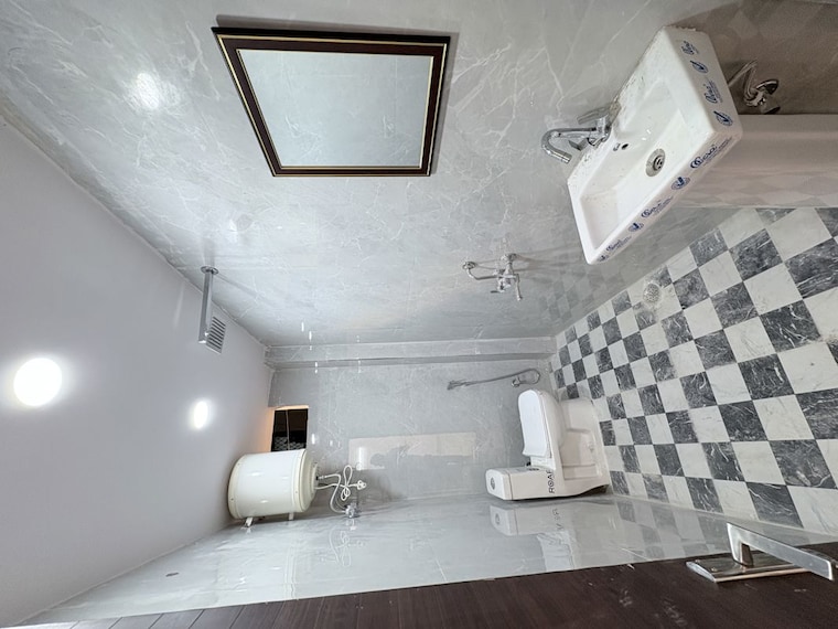 Bathroom, khirki extension 3 Bedroom 100 Sq.Yd. Builder Floor In Khirki Extension Delhi 10163821
