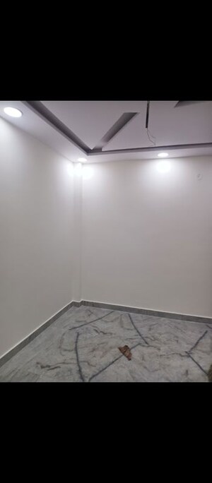 Room in 2 BHK Builder Floor at Shastri Nagar – for Rent