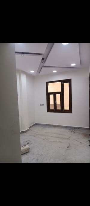 Room in 2 BHK Builder Floor at Shastri Nagar – for Rent