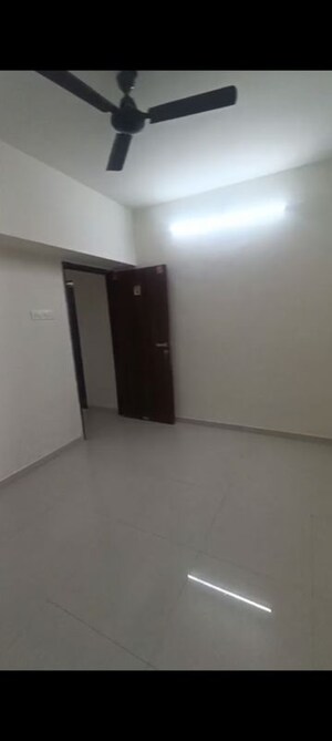 Room in 3 BHK Apartment at Vakola – for Rent