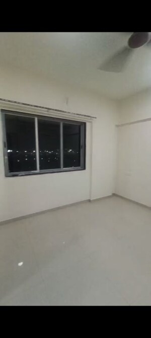 Room in 3 BHK Apartment at Vakola – for Rent