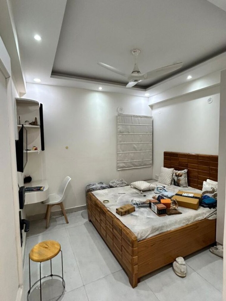 Room, shivalik colony 3 Bedroom 1800 Sq.Ft. Builder Floor In Shivalik Colony Delhi 10163876