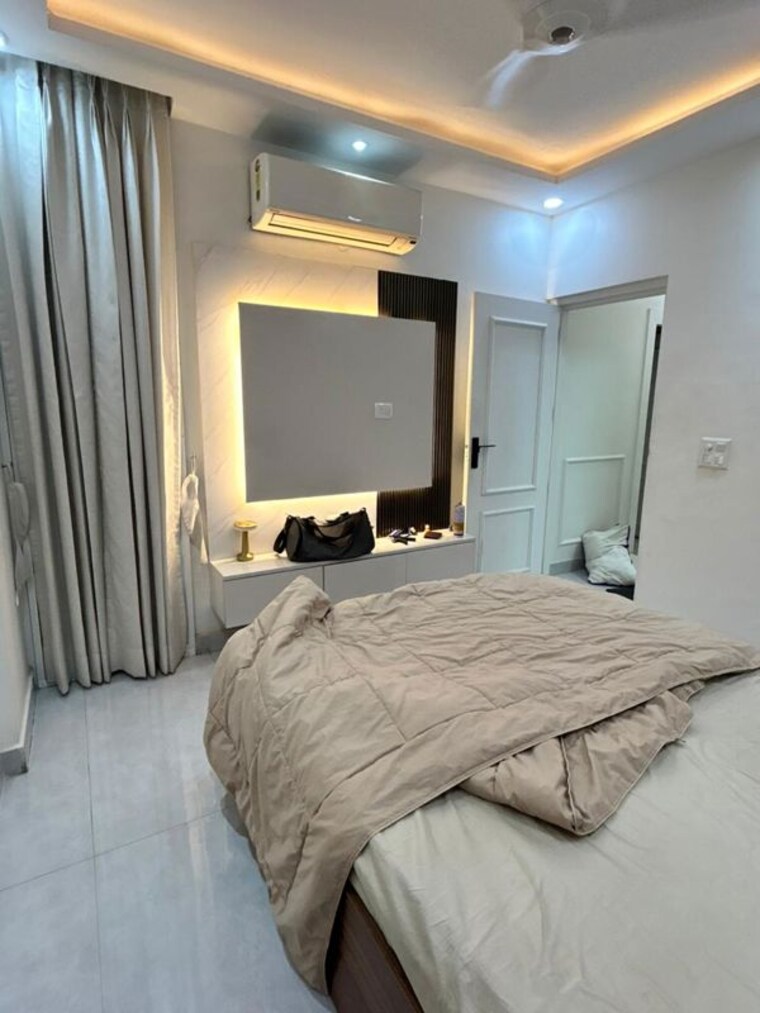 Bedroom, shivalik colony 3 Bedroom 1800 Sq.Ft. Builder Floor In Shivalik Colony Delhi 10163876