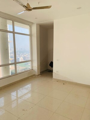 Room in 4 BHK Apartment at SS The Leaf, Sector 85 – for Rent
