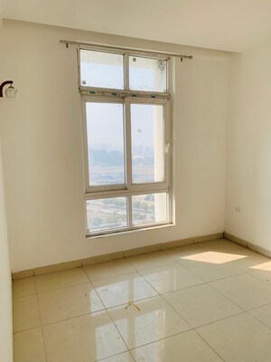 Room in 4 BHK Apartment at SS The Leaf, Sector 85 – for Rent