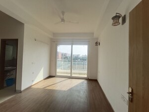 Room in 4 BHK Builder Floor at SS Linden, Sector 84 – for Rent