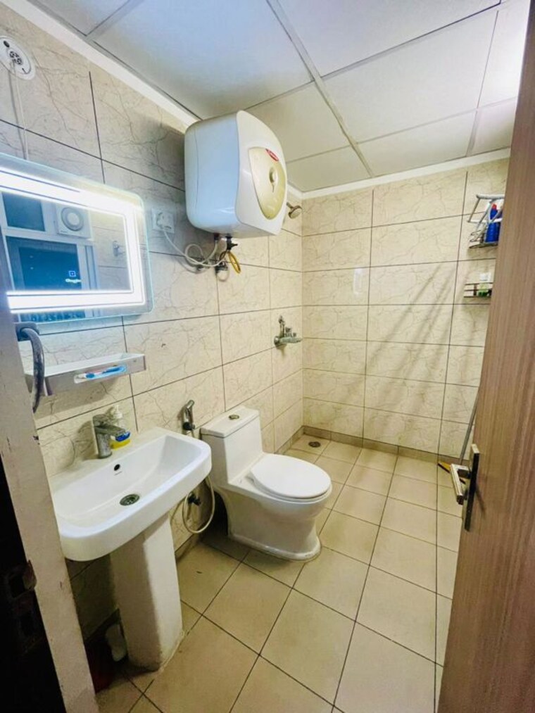 Master Bedroom, gulshan-botnia 2 Bedroom 1025 Sq.Ft. Apartment In Sector 144 Noida 10163956