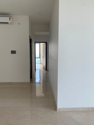 Room in 3.5 BHK Apartment at Piramal Mahalaxmi, Mahalaxmi – for Rent