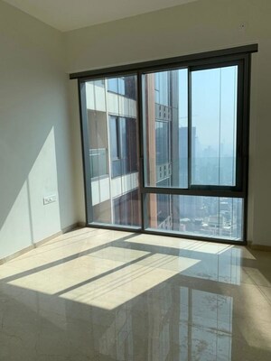 Room in 4 BHK Apartment at Piramal Mahalaxmi, Mahalaxmi – for Rent